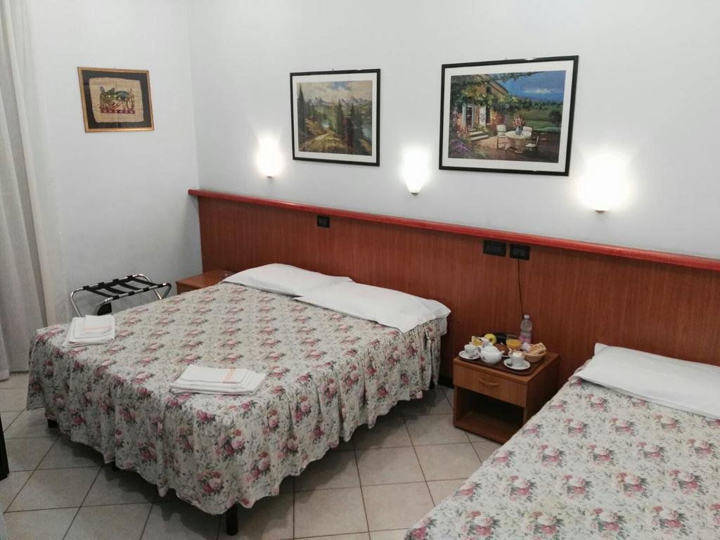 Hotel Modena — Genoa — photo 4