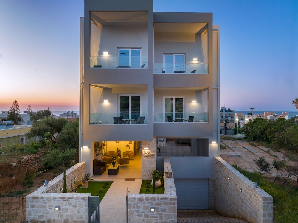 Creta Sun luxury apartments — 4-Star Luxury Hotel in Rethymno, Greece