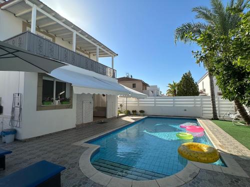 Villa Andy 350 m from the beach