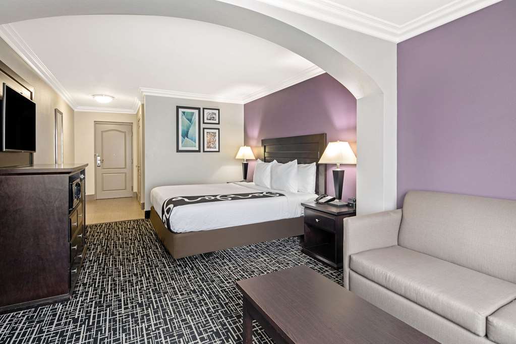 La Quinta Inn & Suites by Wyndham Temecula - photo 20