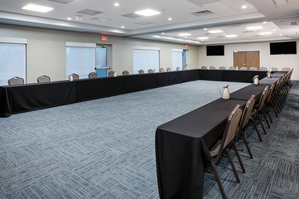 Holiday Inn Express & Suites Chicago North Shore Niles by IHG - photo 39
