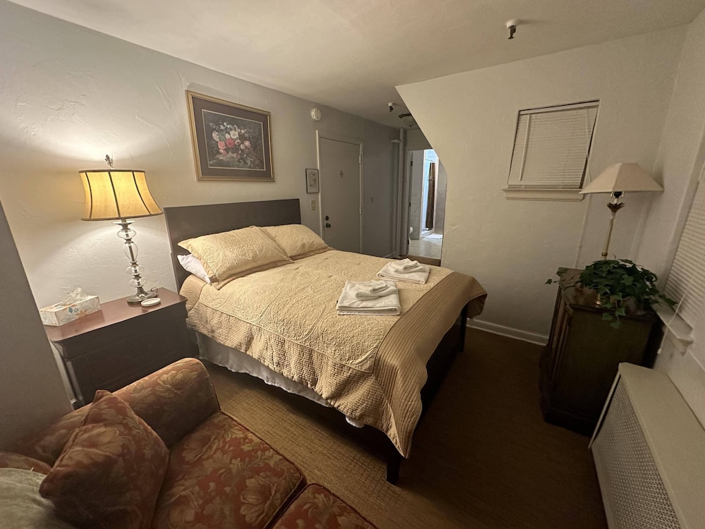 The Oaks B&B Hotel and Spiritual Center - photo 53