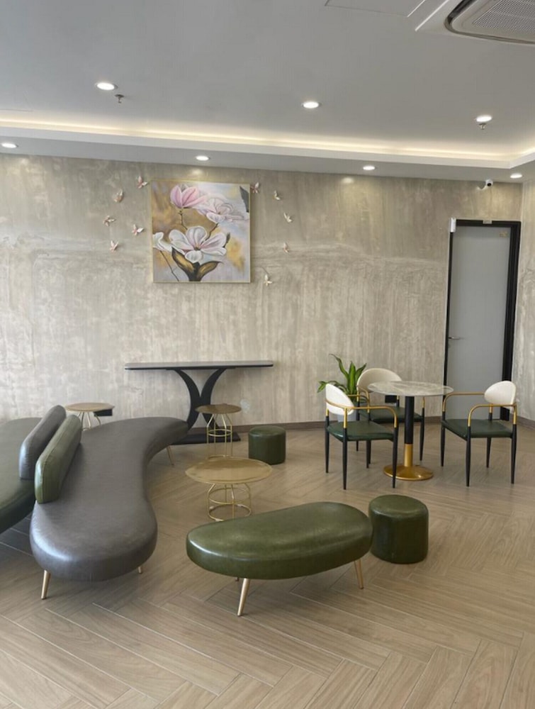 Sri Indar Hotel & Suites — Parit Buntar — photo 4