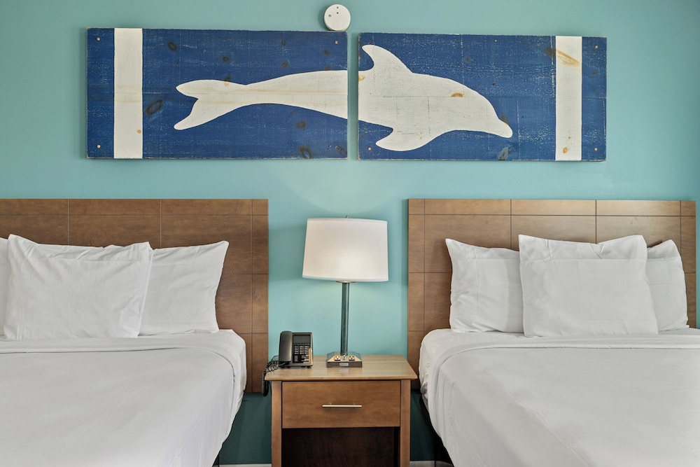 Sandpiper Beacon Beach Resort - photo 108