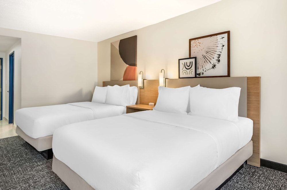 Spark By Hilton Roanoke Airport - photo 13