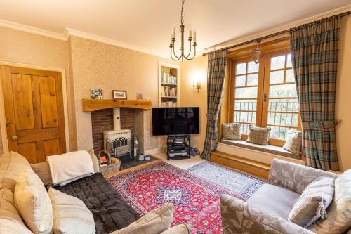 STATION COTTAGE Unique Accommodation with River Flowing through Garden — 4-Star Luxury Hotel in Skipton, United Kingdom