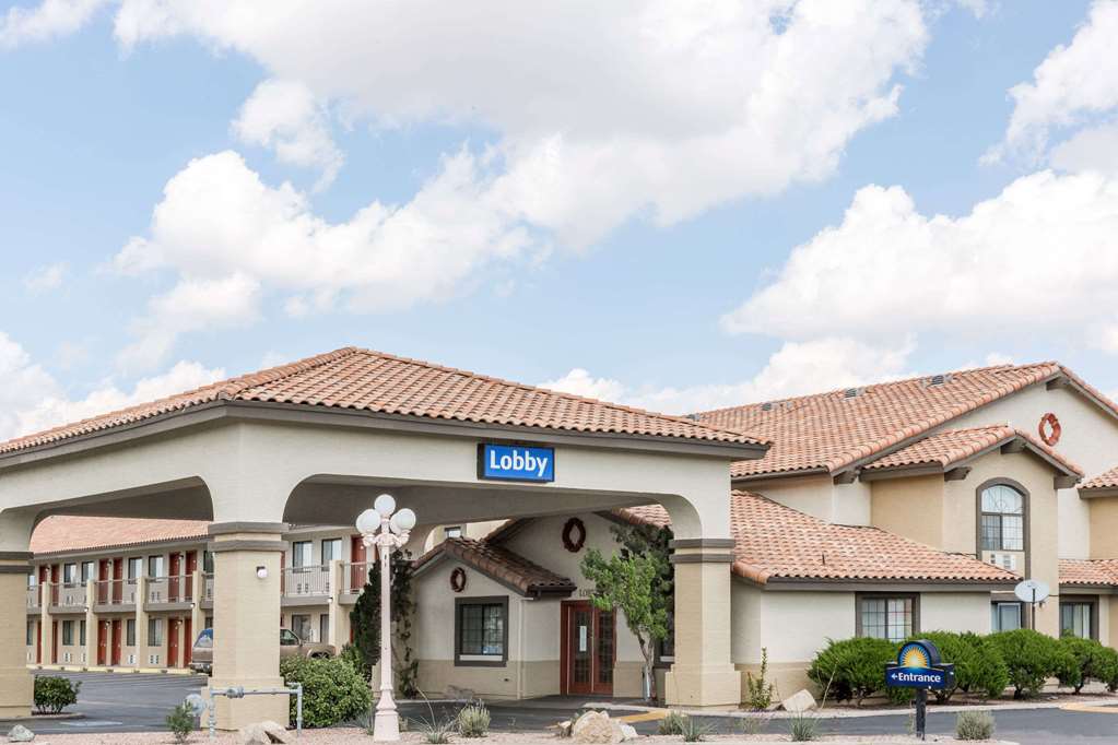 Days Inn by Wyndham Willcox - photo 2