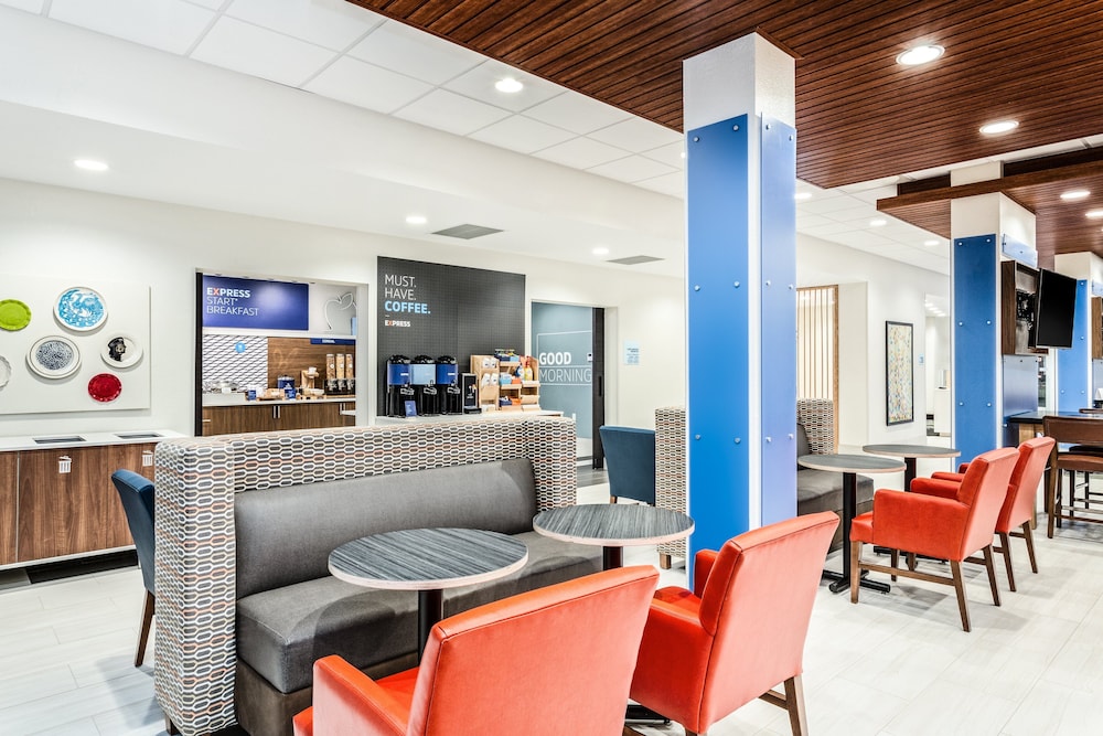 Holiday Inn Express & Suites Niceville Eglin Area by IHG - photo 18