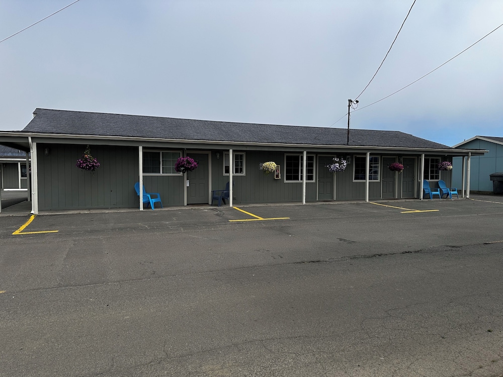 The Coastal Inn and Suites - photo 174