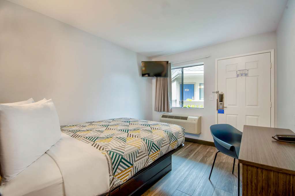 Motel 6 Marina CA Monterey - photo 24