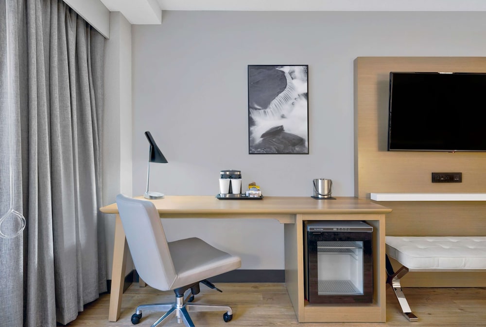 DoubleTree by Hilton Davenport - photo 13