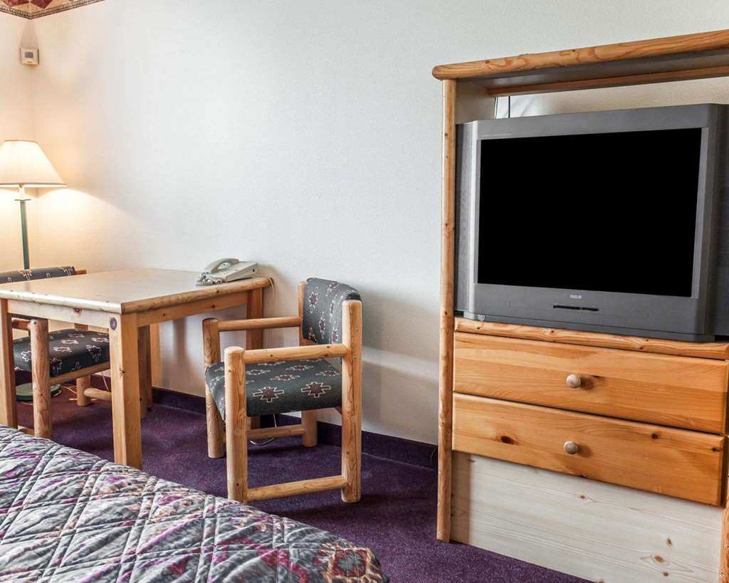 Rodeway Inn and Suites Spokane - photo 17