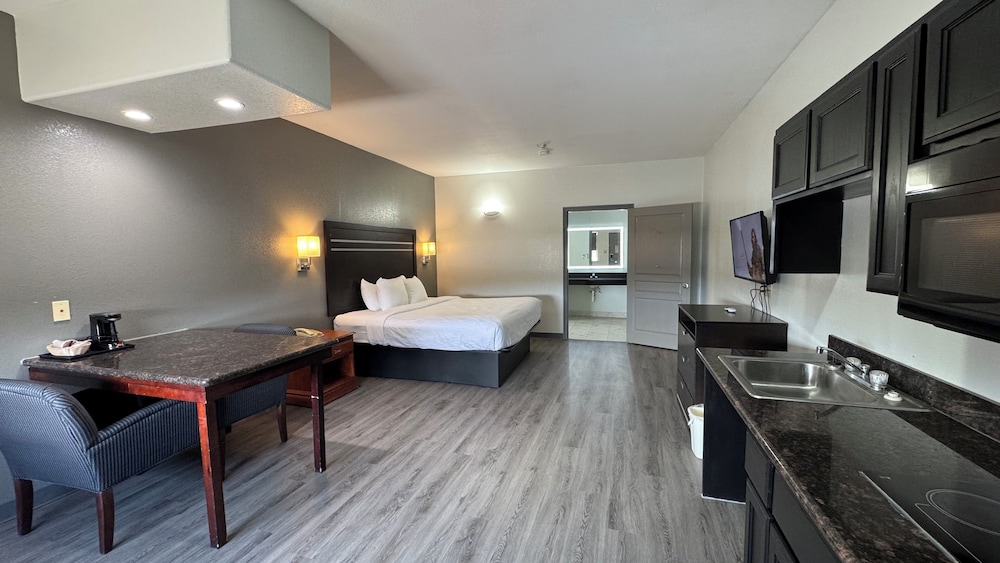 Sunbridge Inn and Suites - photo 36