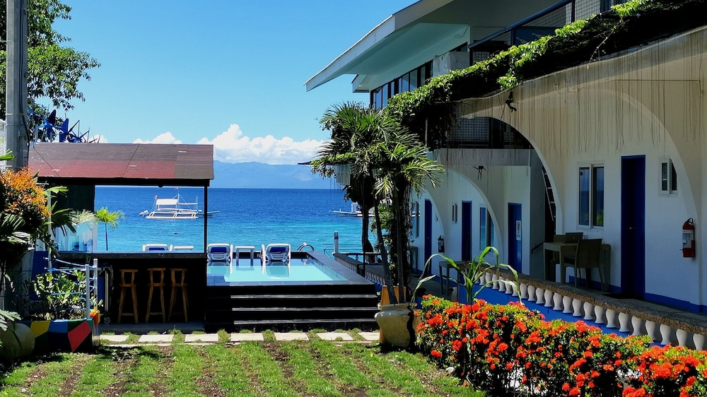 Pescadores Seaview Suites