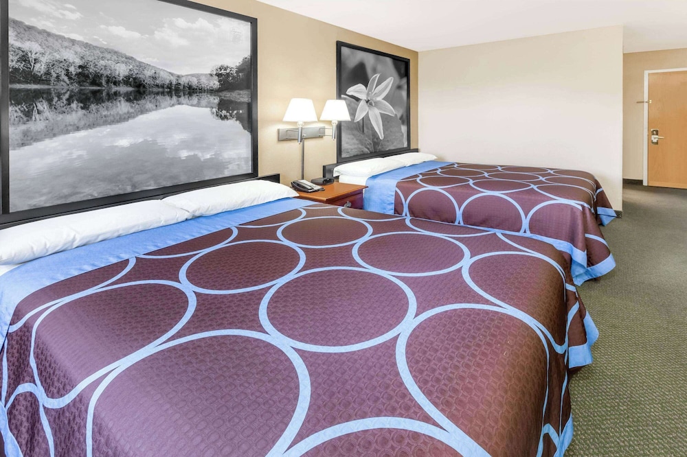 Super 8 by Wyndham Pine Bluff - photo 8