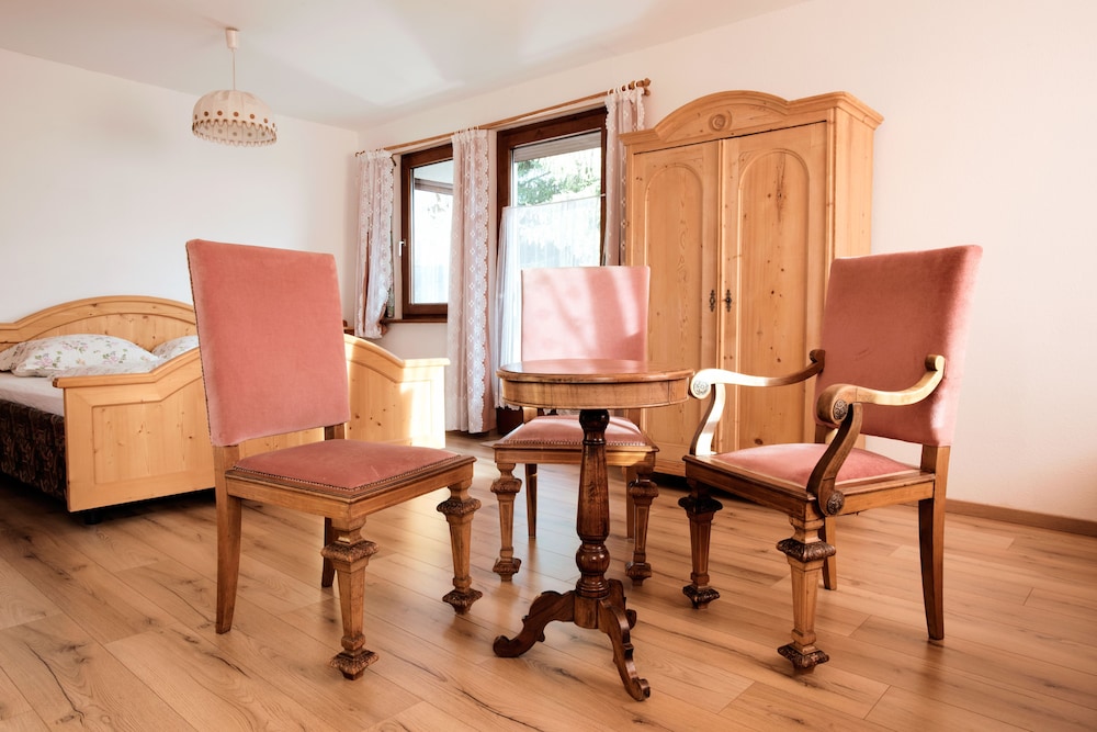 Haus Fink — 4-Star Luxury Hotel in Innsbruck, Austria