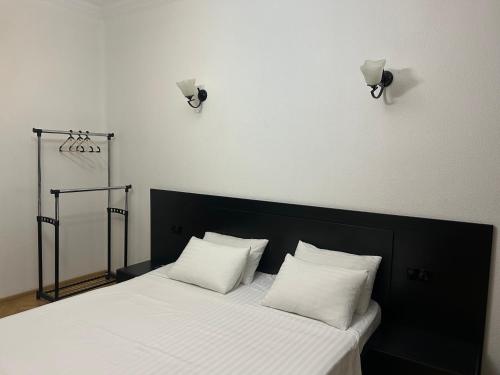 White Apartament in old tbilisi