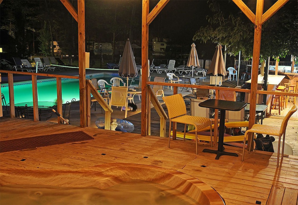 Pandora's Forest Adults Only — hotel in Crossville