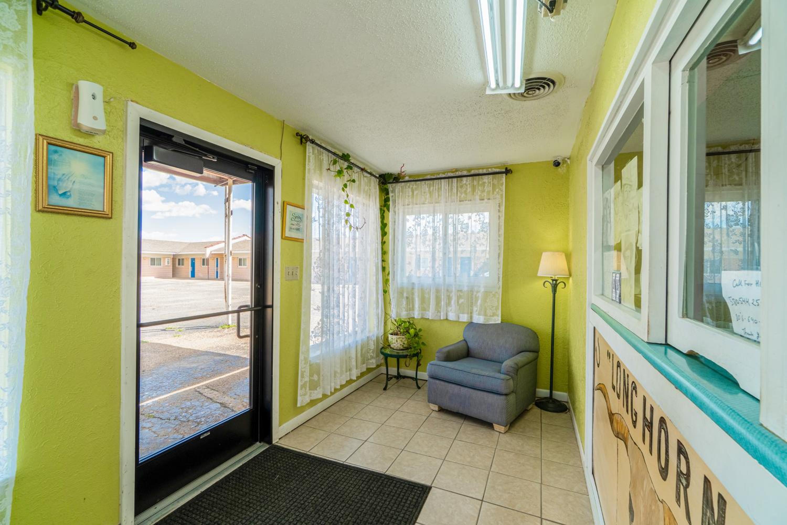 Longhorn Motel Boise City - photo 4