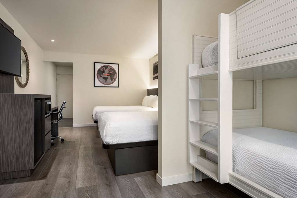 Ramada by Wyndham Anaheim Convention Center - photo 35