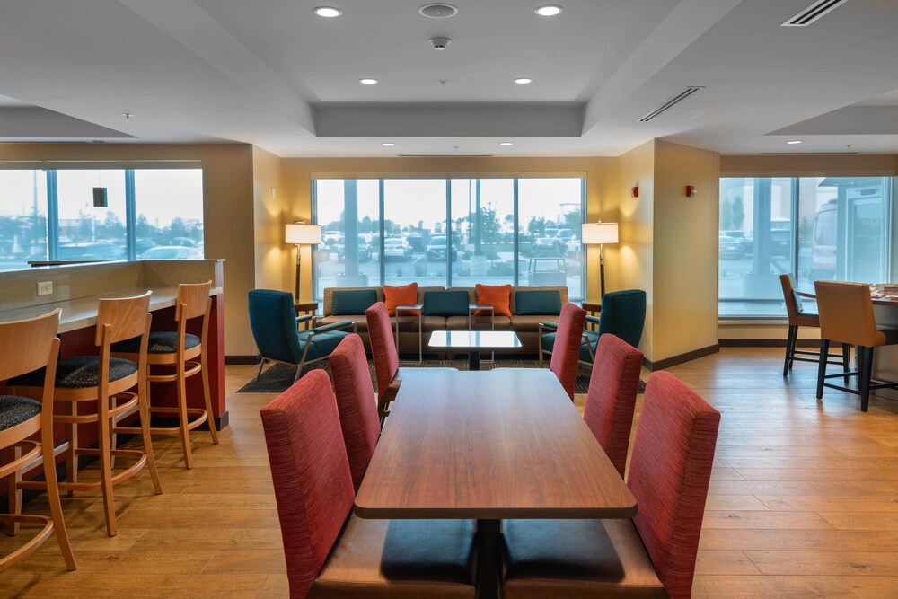 TownePlace Suites by Marriott Milwaukee Oak Creek - photo 37