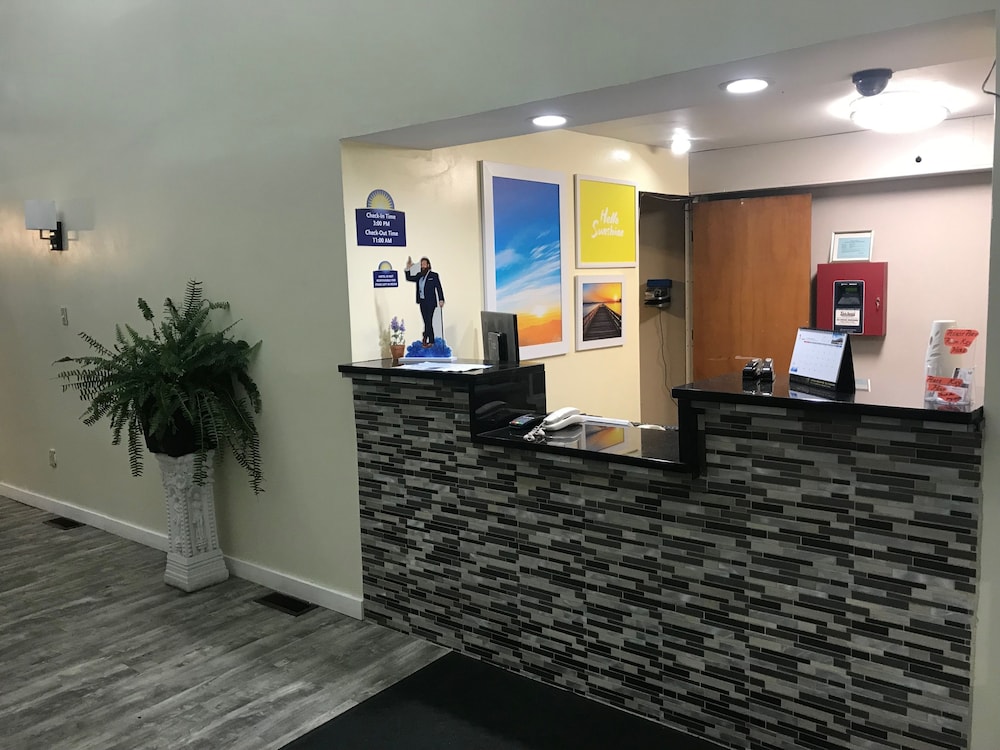 Days Inn by Wyndham Thomson - photo 3