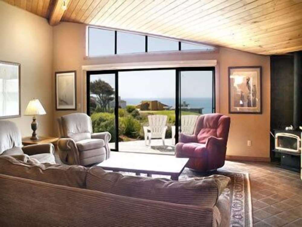 Bodega Harbor Inn - photo 20
