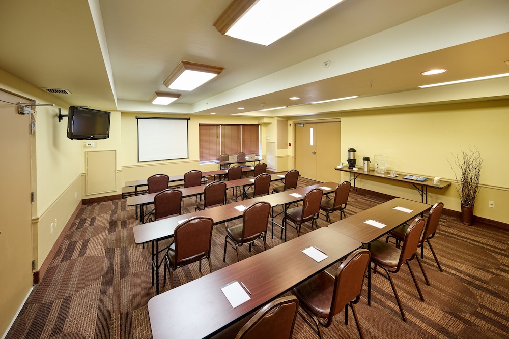 AmericInn by Wyndham Hailey Sun Valley - photo 25