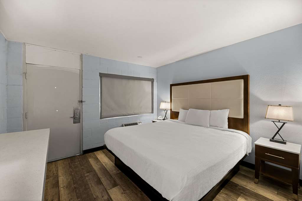 Rodeway Inn Midland South - photo 16