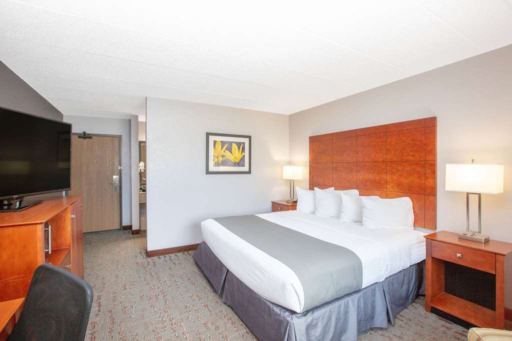 AmericInn by Wyndham Ankeny Des Moines - photo 10