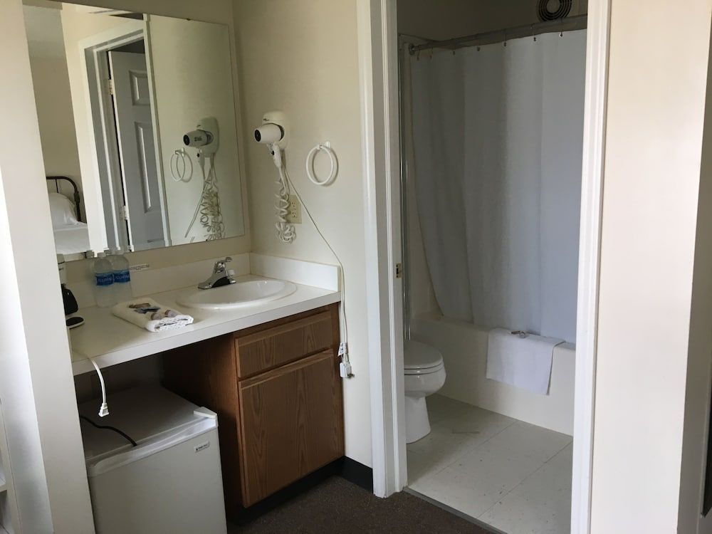 Sugarcreek Village Inn - photo 6
