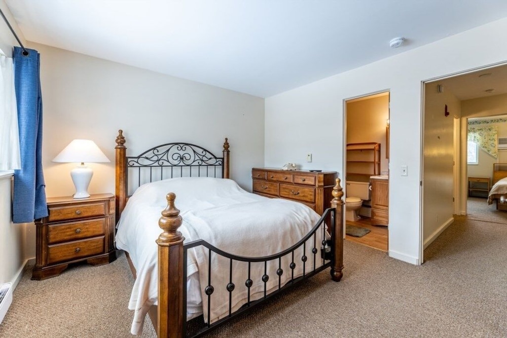 4br Private Townhouse At Smugglers' Notch Resort 4 Bedroom Condo - photo 3