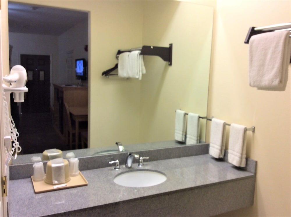 Texas Inn Weslaco - photo 44