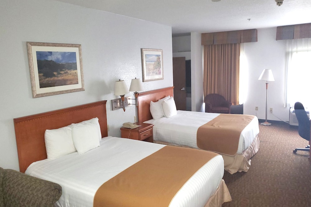 Coratel Inn & Suites by Jasper New Braunfels IH 35 EXT 189 - photo 14