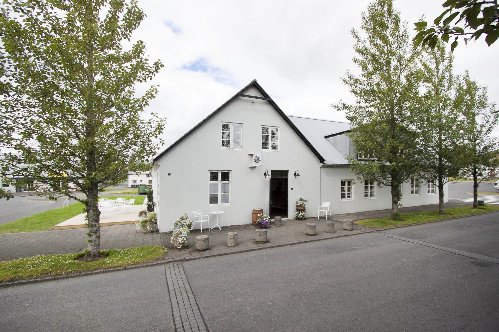 SKYR Guesthouse