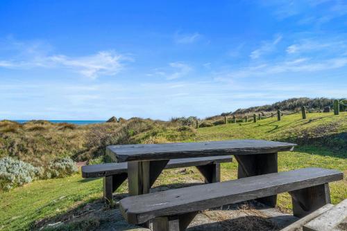 Beachfront Favourite Foxton Beach Holiday Home — 4-Star Luxury Hotel in Foxton, New Zealand