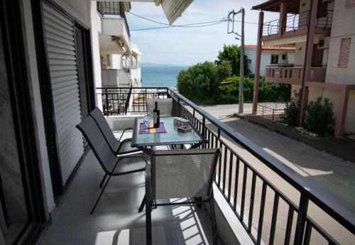 Filrose Sea View Apartment by RentalsPro Potidaia Halkidiki — 4-Star Luxury Hotel in Nea Potidhaia, Greece