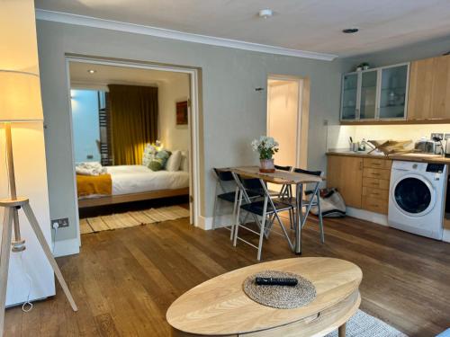 Central London Regent Park apartment — 4-Star Luxury Hotel in London, United Kingdom