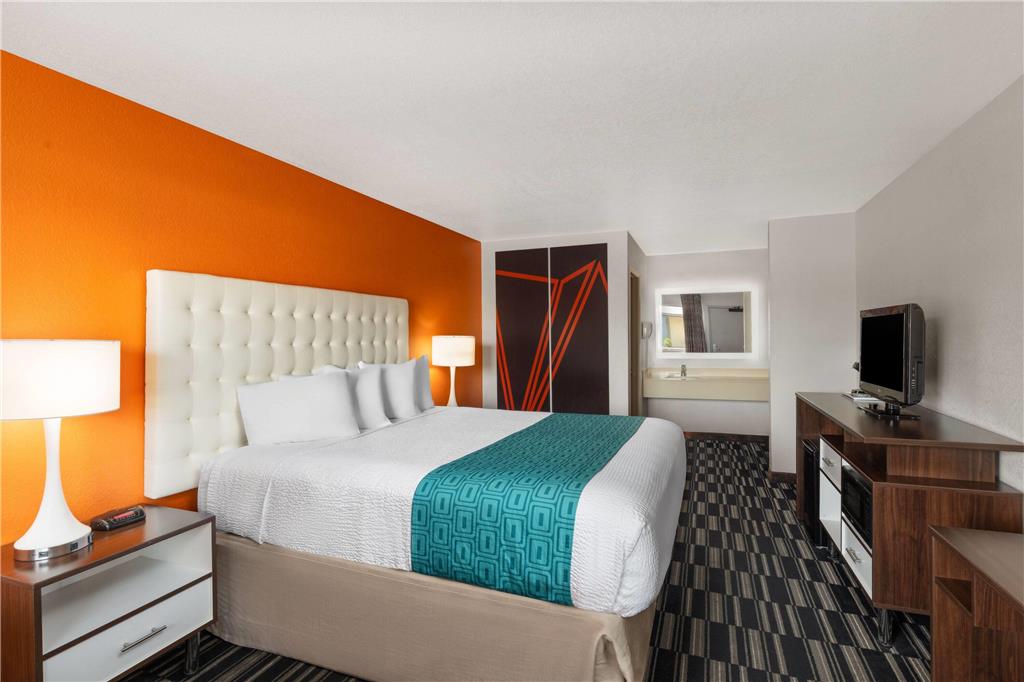 Howard Johnson by Wyndham Modesto Ceres - photo 11