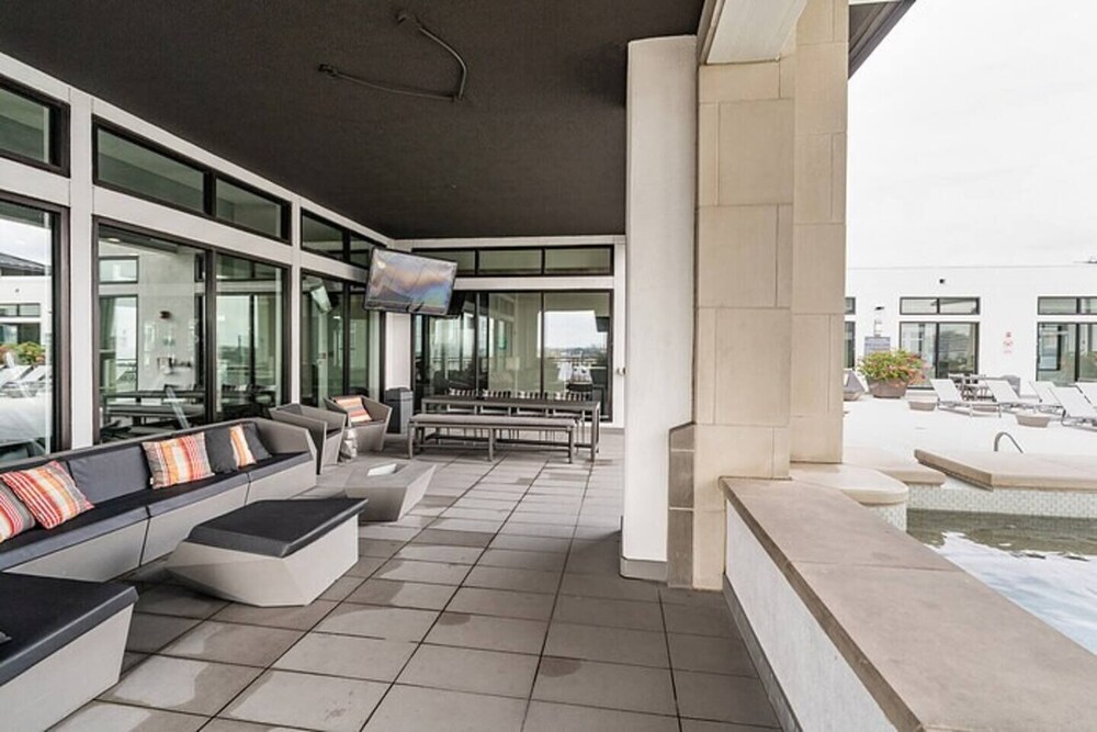 The Luxury Suites of Houston - photo 32