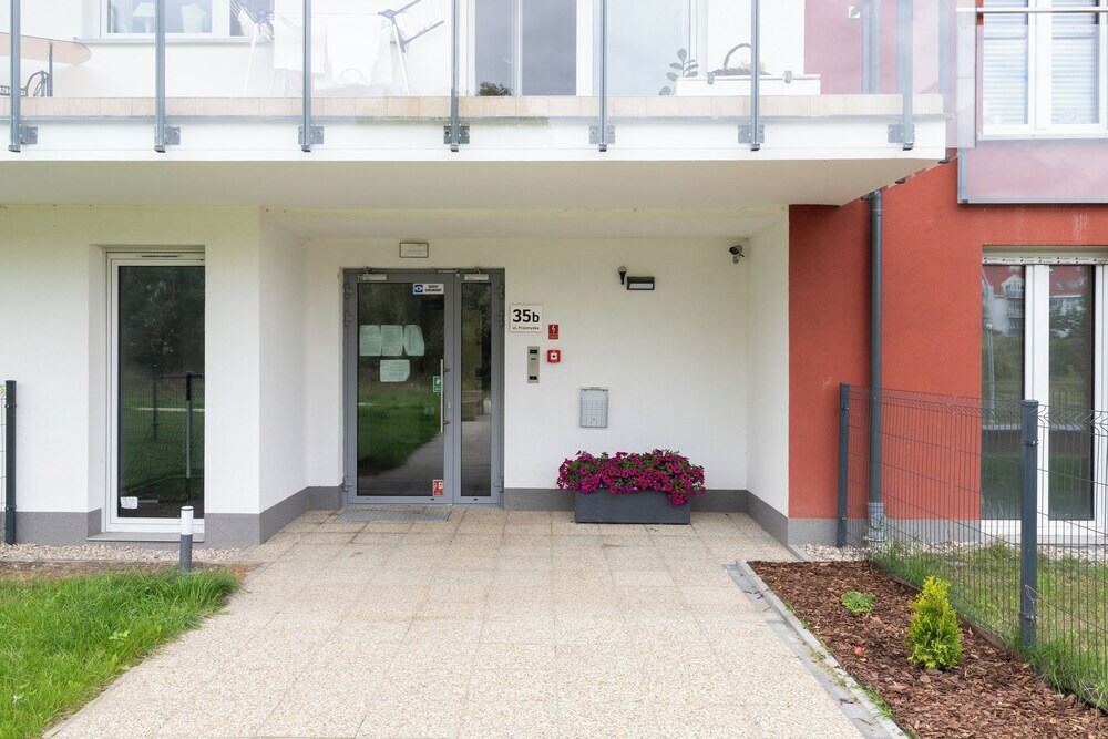 Modern Apartment with Balcony and Parking in Gdańsk by Noclegi Renters — 4-Star Luxury Hotel in Gdansk, Poland