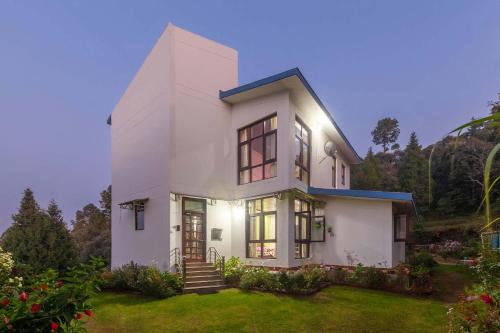 Morning Bliss by VEO Part of StayVista in Ranikhet, India