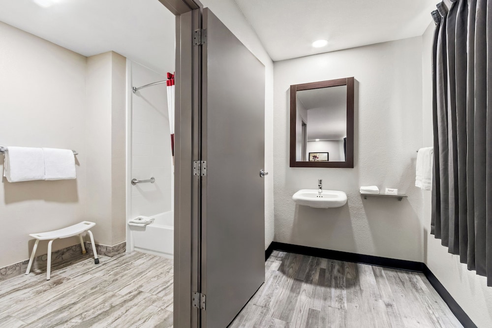 Red Roof Inn Phoenix North I 17 at Bell Rd - photo 19