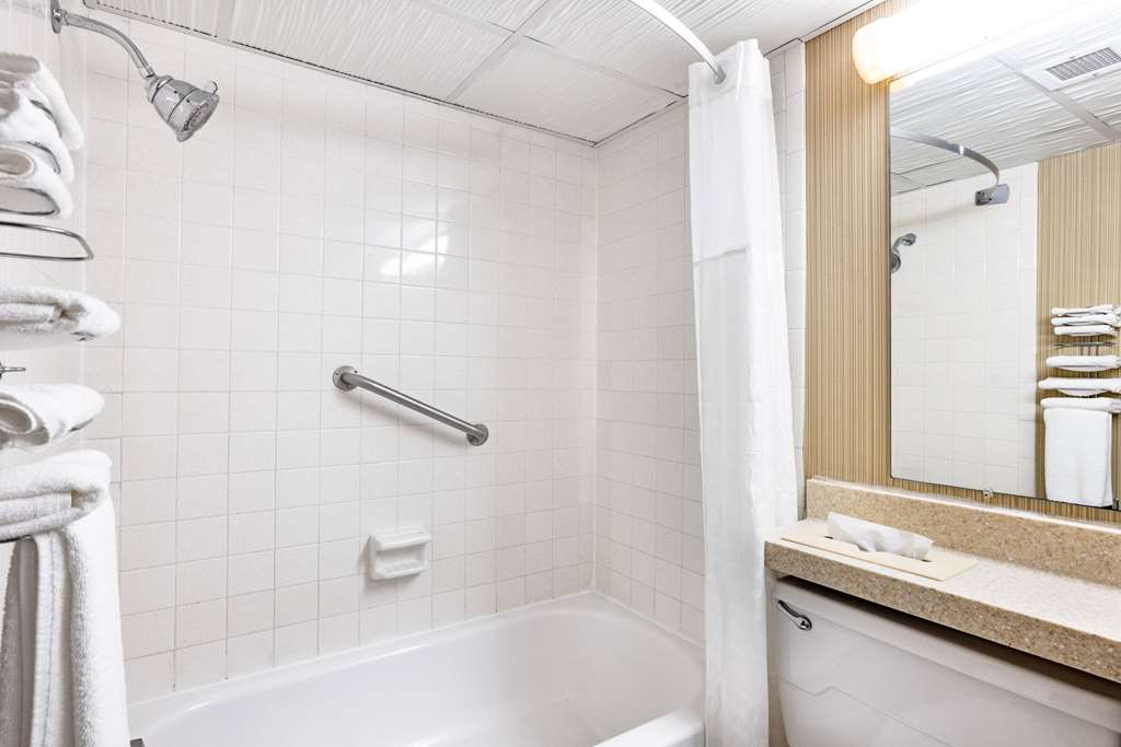 Ramada by Wyndham Grand Forks - photo 31