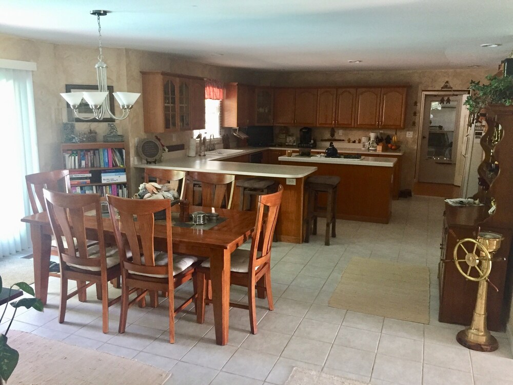 The Harsens Island Getaway Resort - photo 39