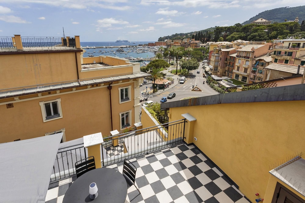 Riviera Flavour Apartments by Wonderful Italy Basilico — 4-Star Luxury Hotel in Santa Margherita Ligure, Italy