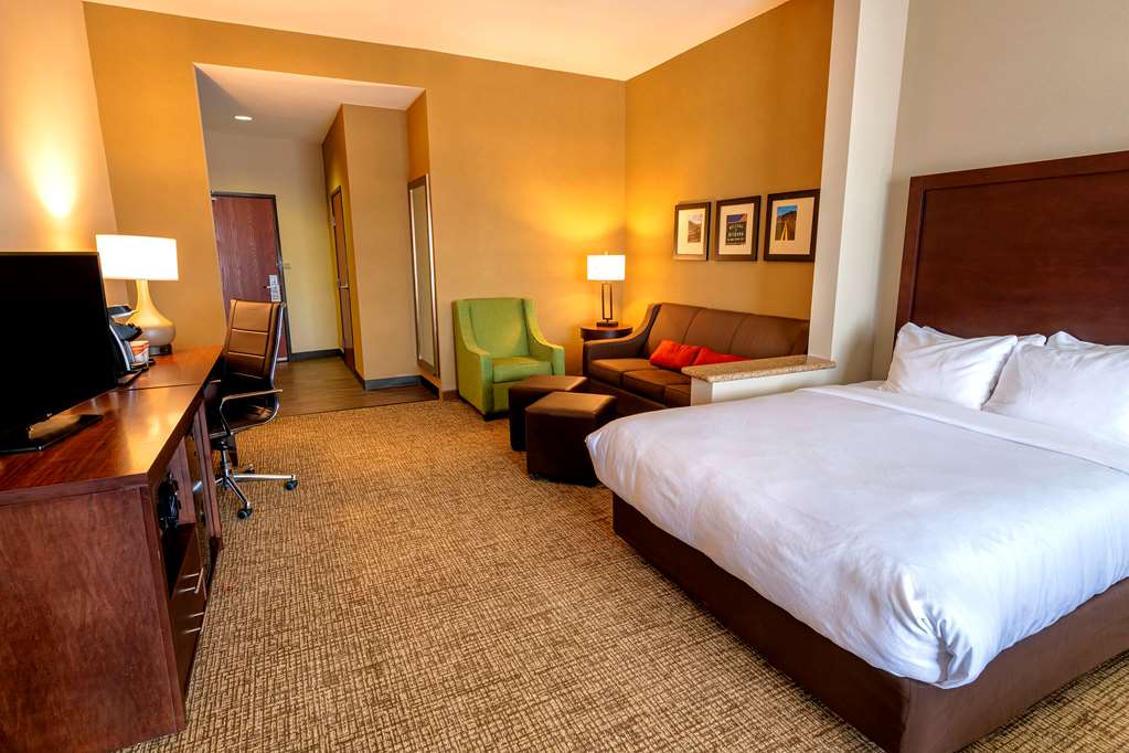 Comfort Suites Goodyear West Phoenix - photo 11