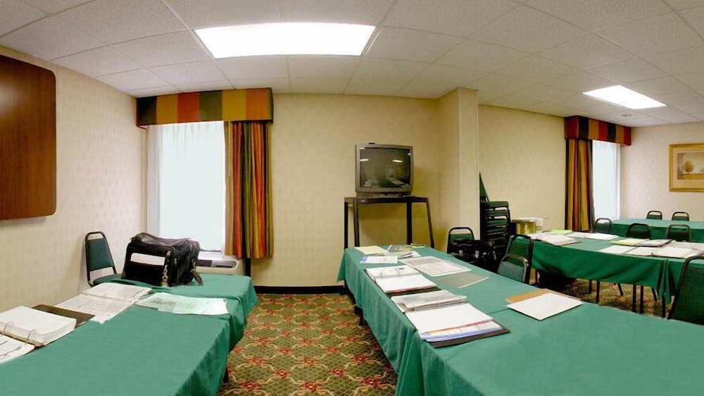 Hampton Inn Atlanta Town Center Kennesaw - photo 26