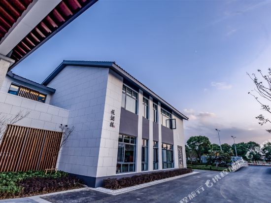 Yue Season Hotels & Resorts — 4-Star Luxury Hotel in Suzhou, People's Republic of China