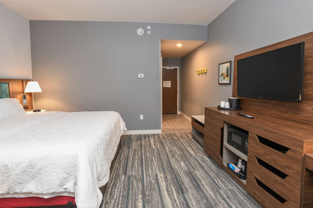 Hampton Inn & Suites Cincinnati Liberty Township - photo 26